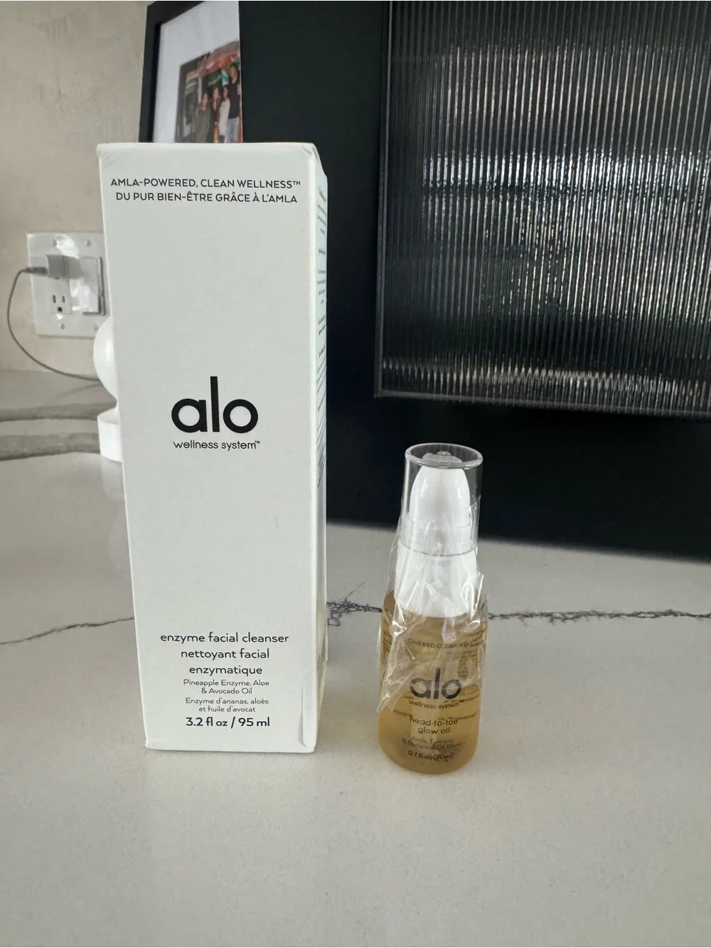 ALO Yoga white & amber facial oil bottle with box